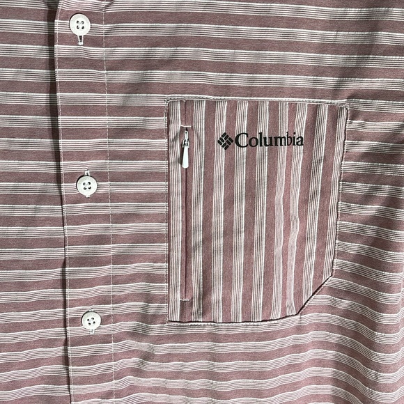 Columbia Men's Light Red White Stripped Button Down Short Sleeve Shirt. Size. L - Picture 2 of 12